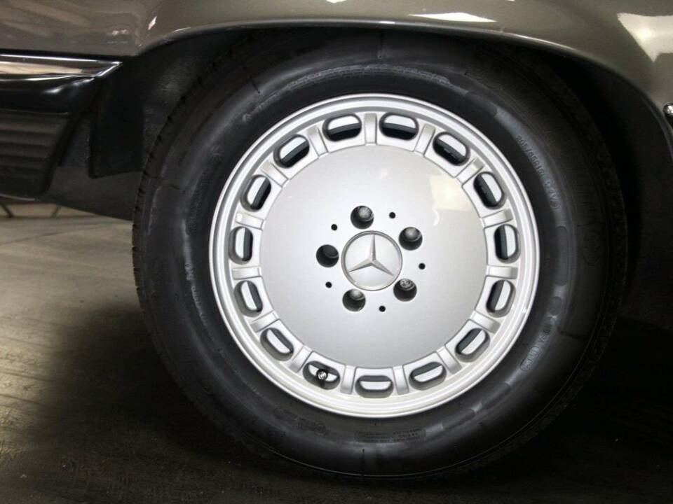 Image 50/50 de Mercedes-Benz 420 SL (1987)