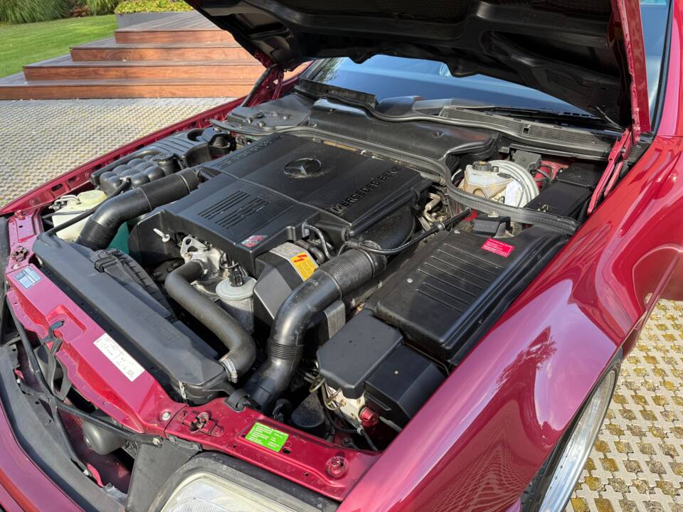 Image 18/34 de Mercedes-Benz 500 SL (1993)