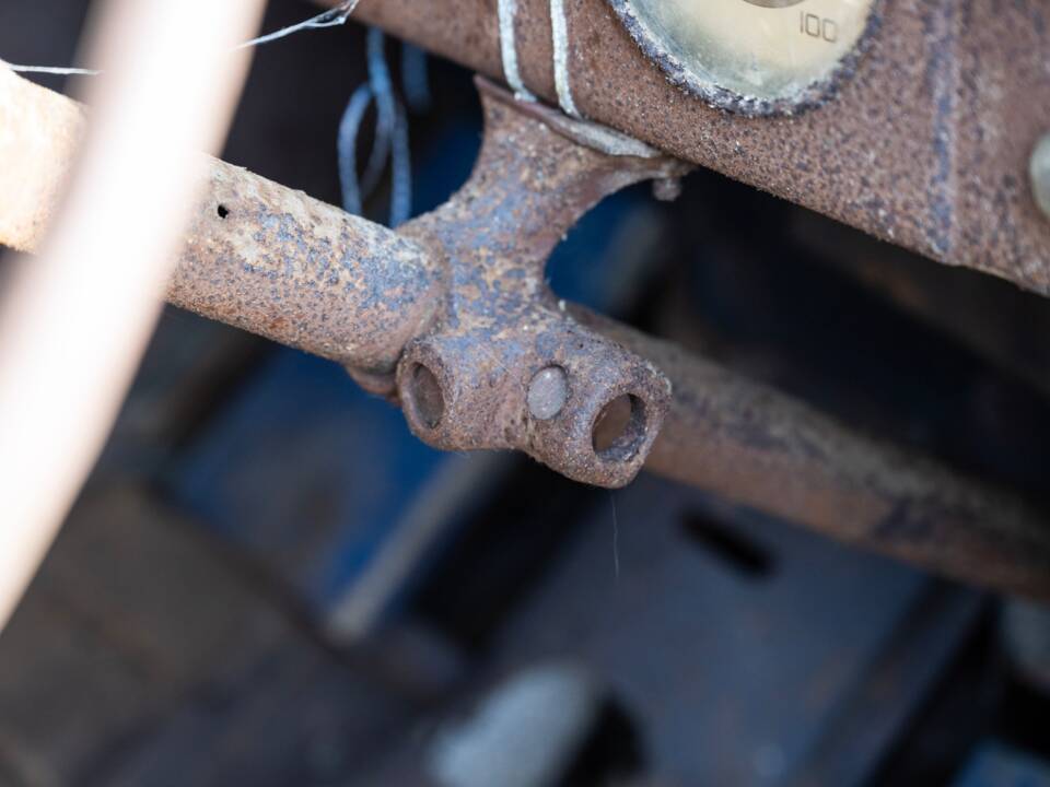 Image 69/134 of Ford V8 (1937)