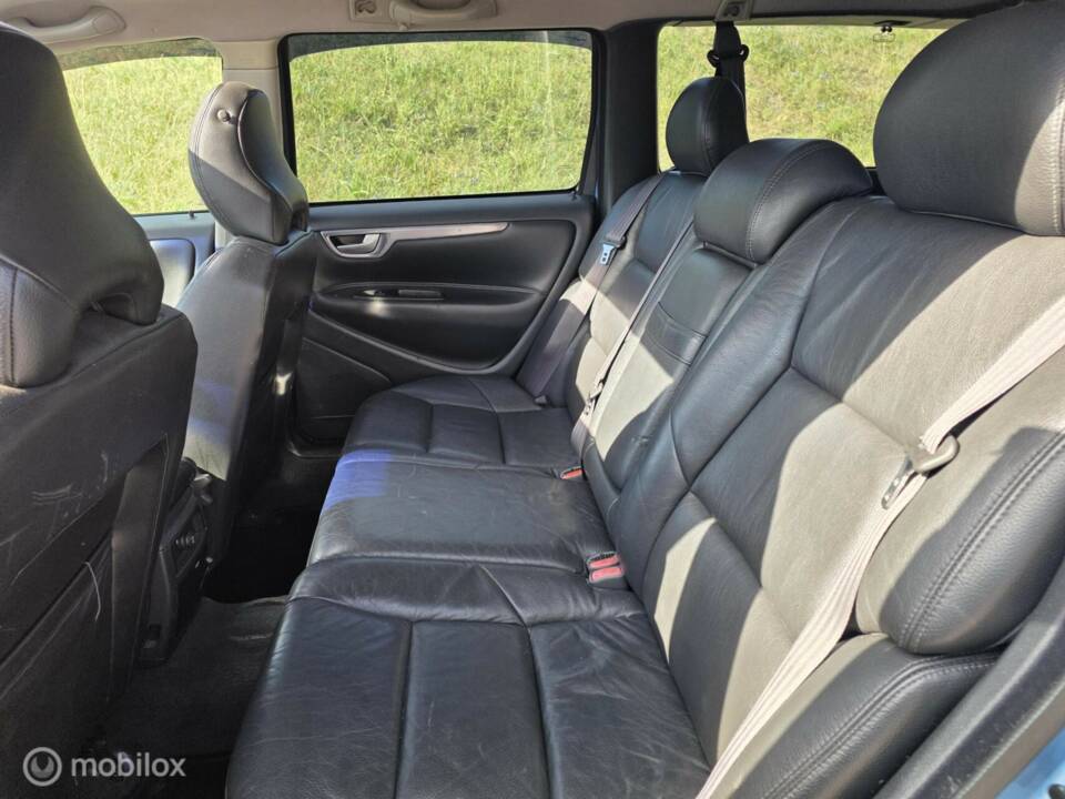 Image 26/40 of Volvo V 70 2.5T (2004)