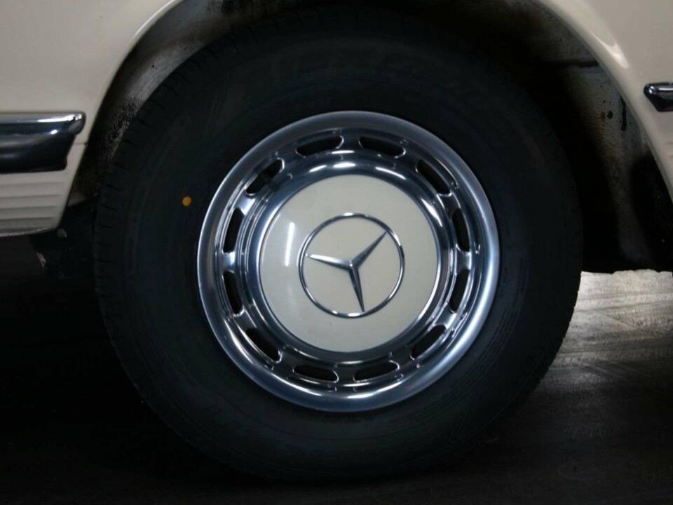 Image 49/50 de Mercedes-Benz 450 SL (1973)