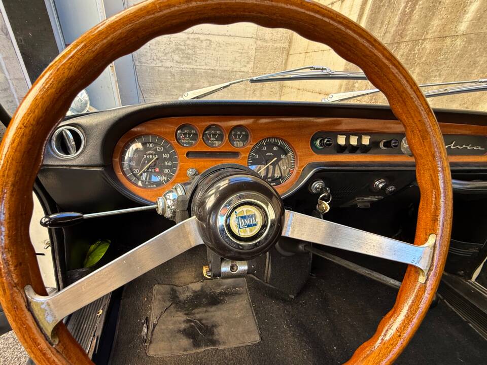 Image 20/23 de Lancia Fulvia Rallye 1.3 S (1970)