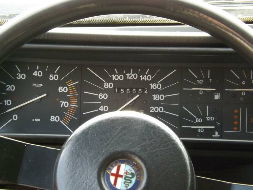 Image 34/50 of Alfa Romeo 75 2.0 (1986)
