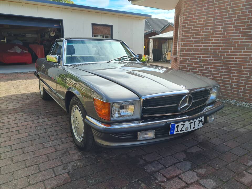 Afbeelding 4/24 van Mercedes-Benz 560 SL (1986)