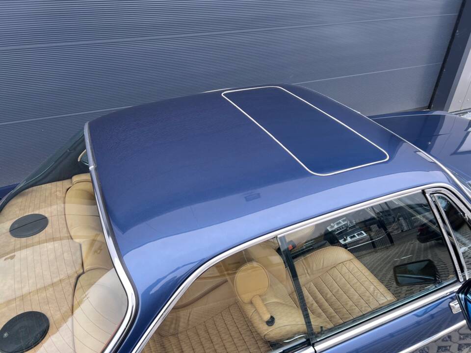 Image 24/28 of BMW 3.0 CS (1975)