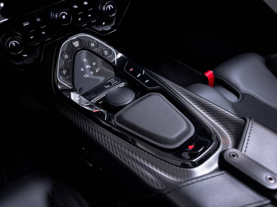Bild 18/47 von Aston Martin V12 Speedster (2021)