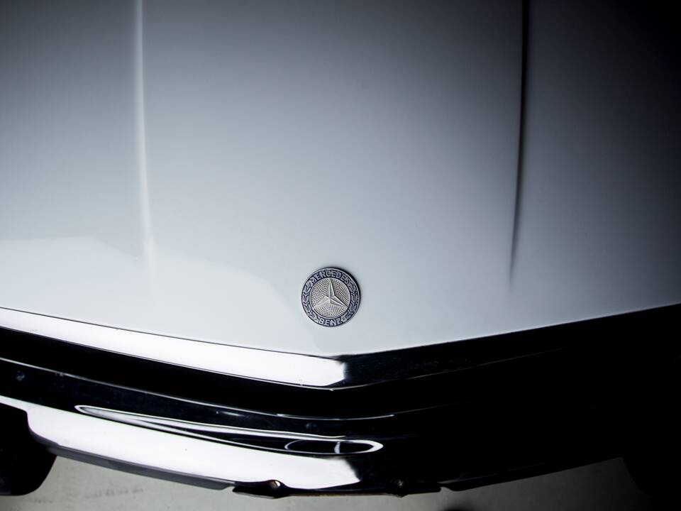 Bild 31/38 von Mercedes-Benz 560 SL (1986)