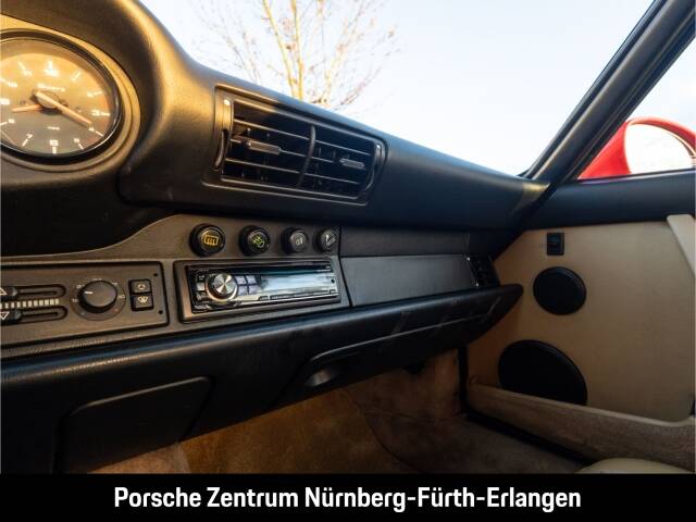Image 32/43 of Porsche 911 Carrera 4 (1992)