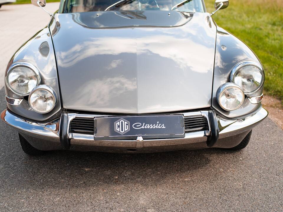 Bild 5/36 von Citroën DS 21 Pallas (1968)