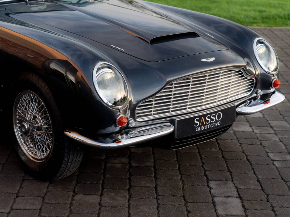 Image 15/79 of Aston Martin DB 6 (1968)