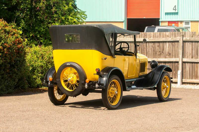 Image 13/50 de Ford Model T Touring (1926)