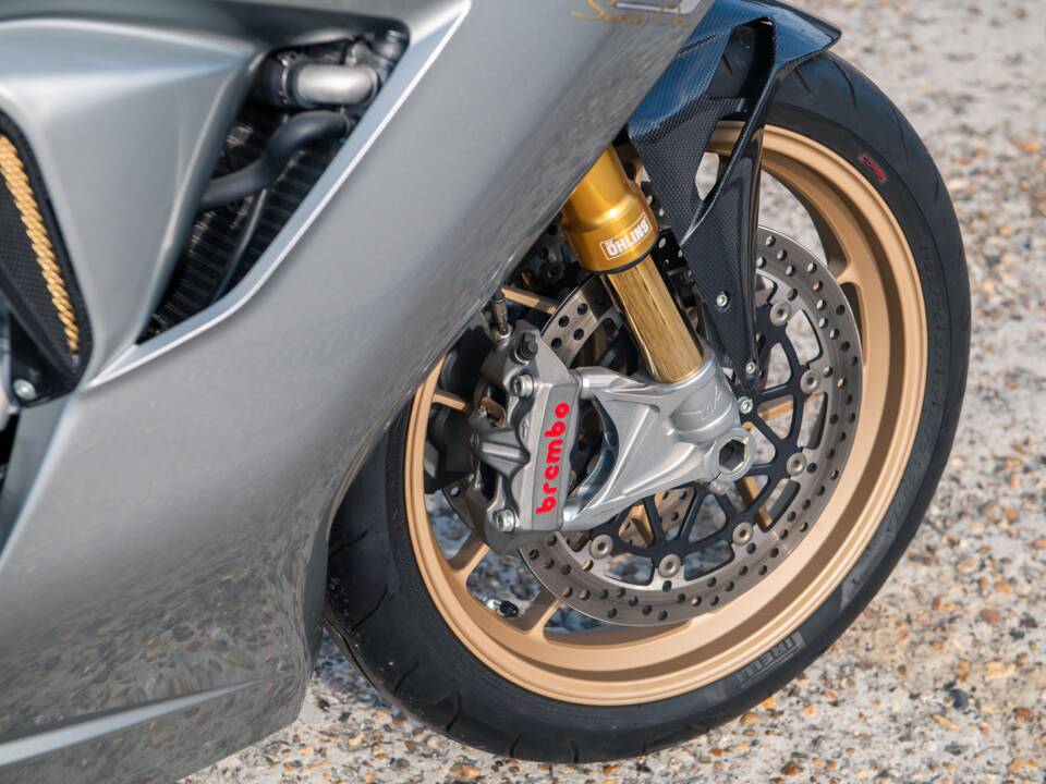 Image 9/16 de MV Agusta DUMMY (2012)
