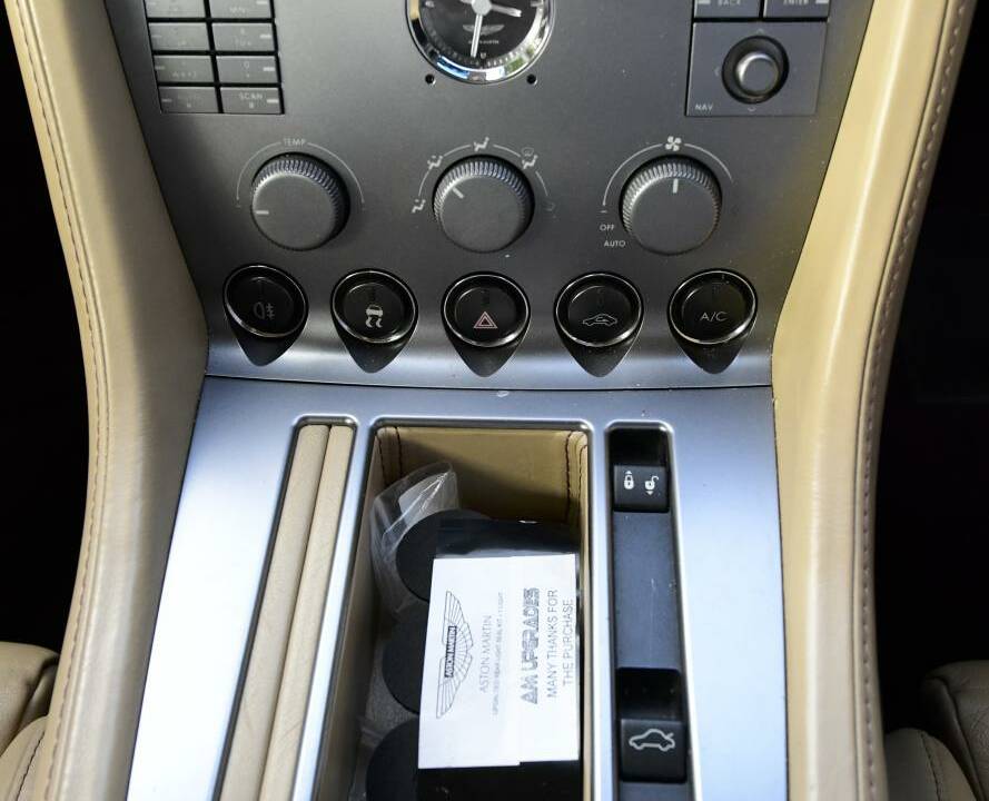 Bild 45/50 von Aston Martin DB 9 (2005)