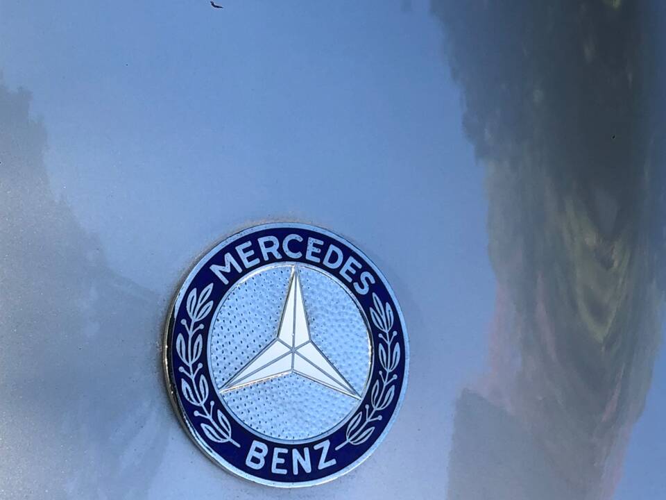 Image 22/46 of Mercedes-Benz 190 SL (1955)