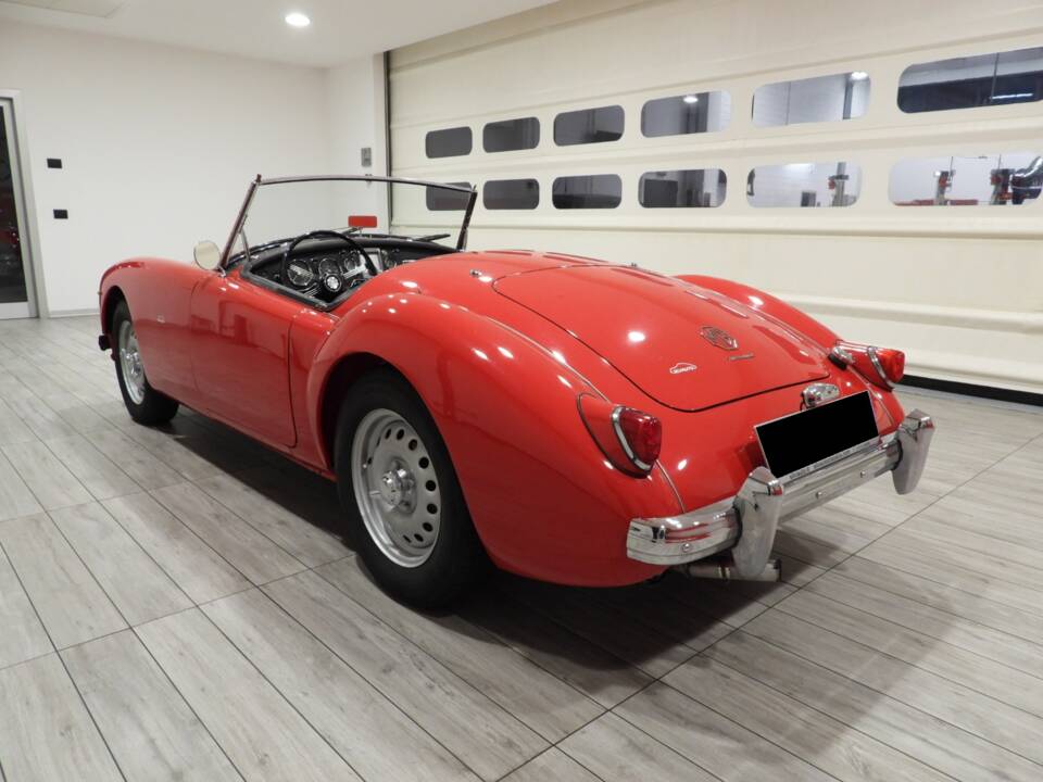 Image 3/15 of MG MGA Twin Cam (1959)