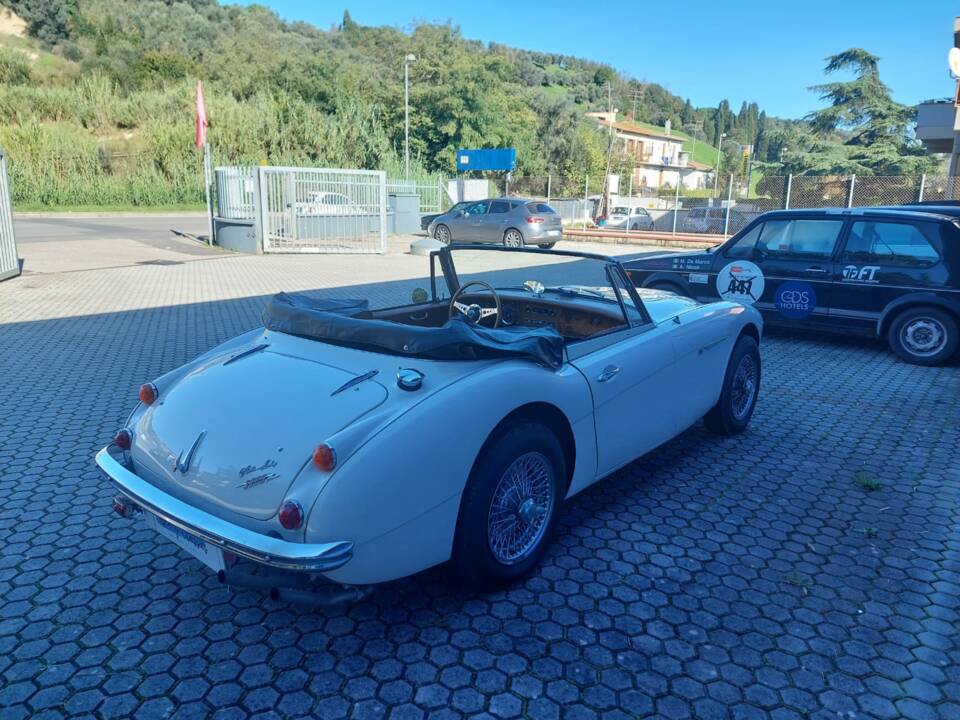 Image 2/21 de Austin-Healey 3000 Mk III (BJ8) (1966)