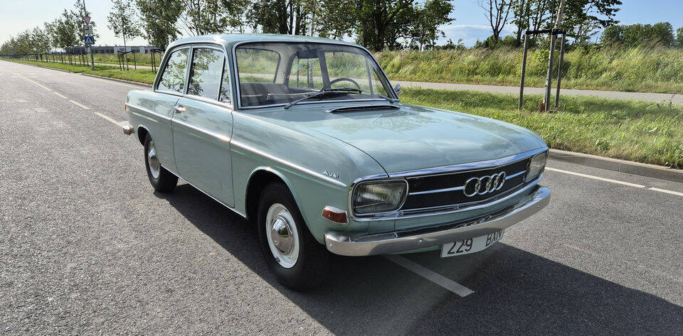 Image 1/8 of Audi 72 (1966)