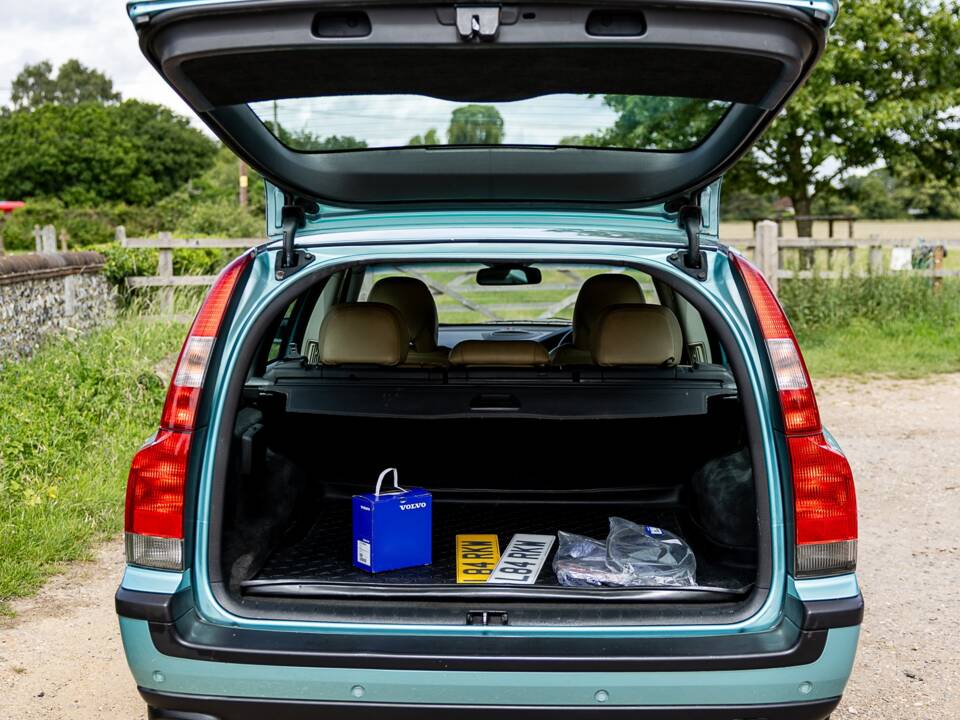 Image 25/50 de Volvo V70 R AWD (2003)