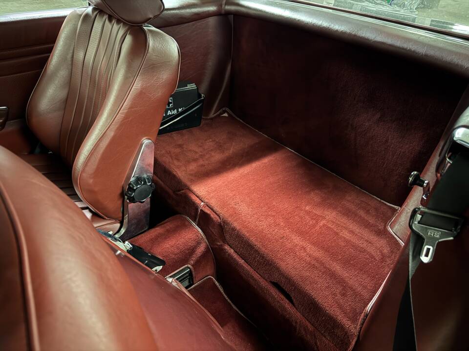 Image 12/16 of Mercedes-Benz 560 SL (1988)