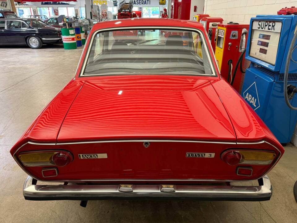 Image 15/18 of Lancia Fulvia Coupe (1975)