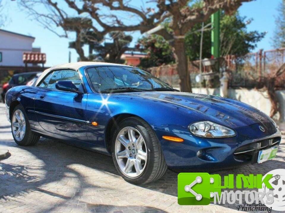 Bild 7/10 von Jaguar XK8 4.0 (1997)