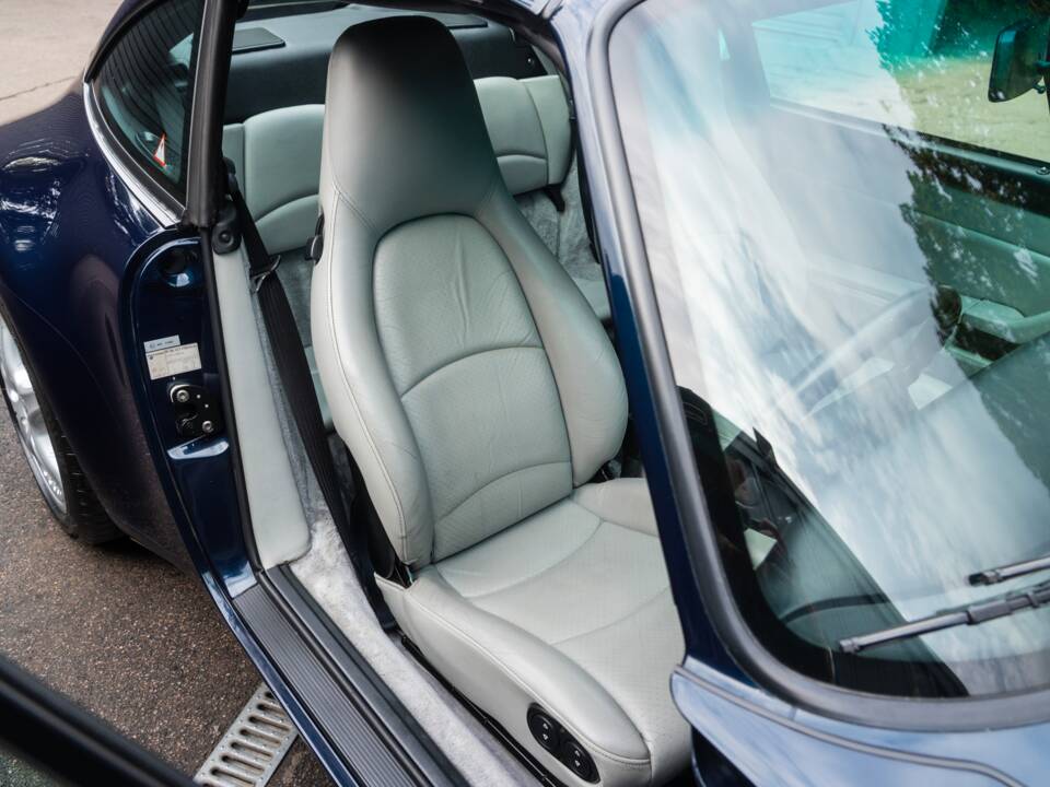 Image 48/68 of Porsche 911 Carrera (1997)