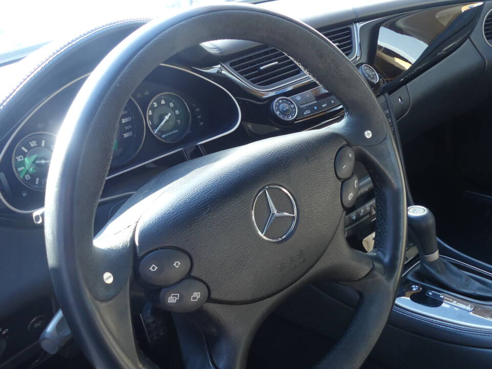 Afbeelding 9/35 van Mercedes-Benz CLS 55 AMG (2006)