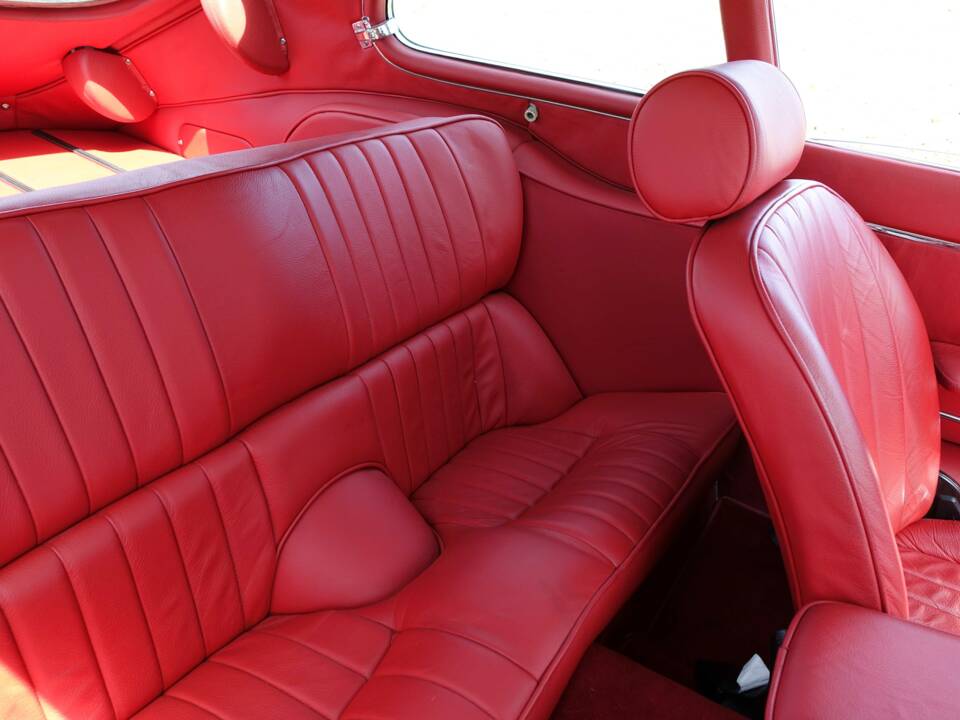Image 11/39 de Jaguar XK-E (2+2) (1970)