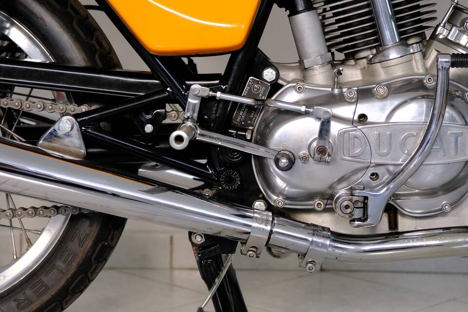 Afbeelding 10/96 van Ducati 750 Sport (1974)