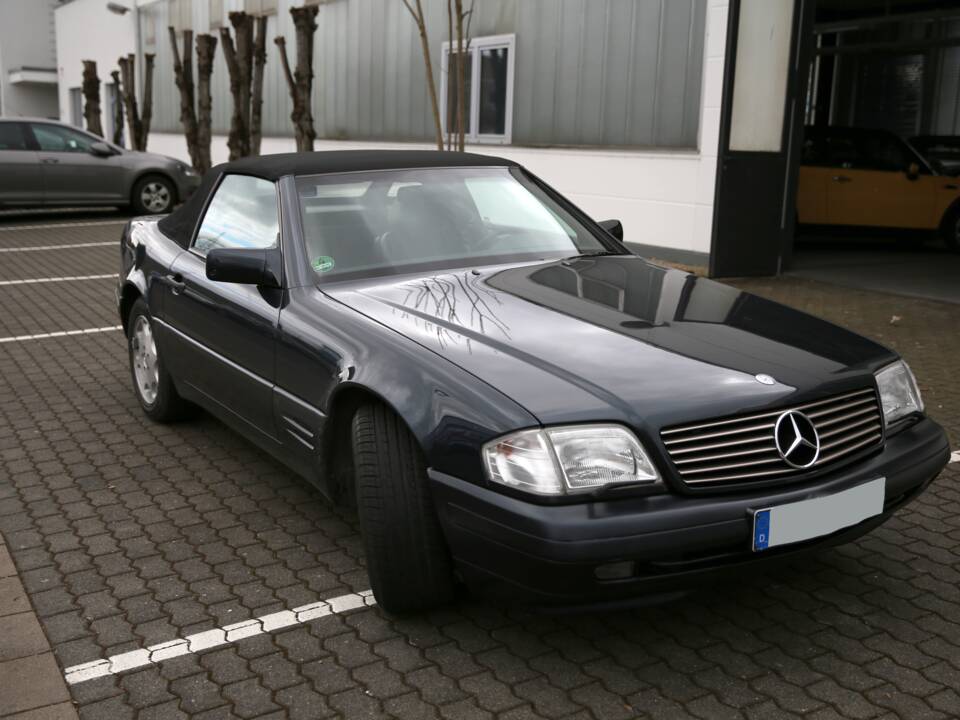 Immagine 15/17 di Mercedes-Benz SL 280 (1995)