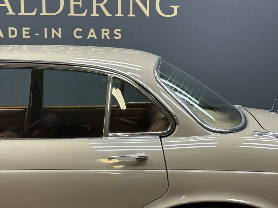 Bild 29/50 von Jaguar XJ 6 4.2 (1972)