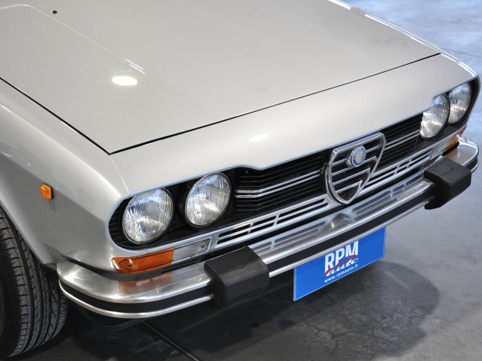 Bild 4/25 von Alfa Romeo Alfetta GTV 2.0 L (1980)