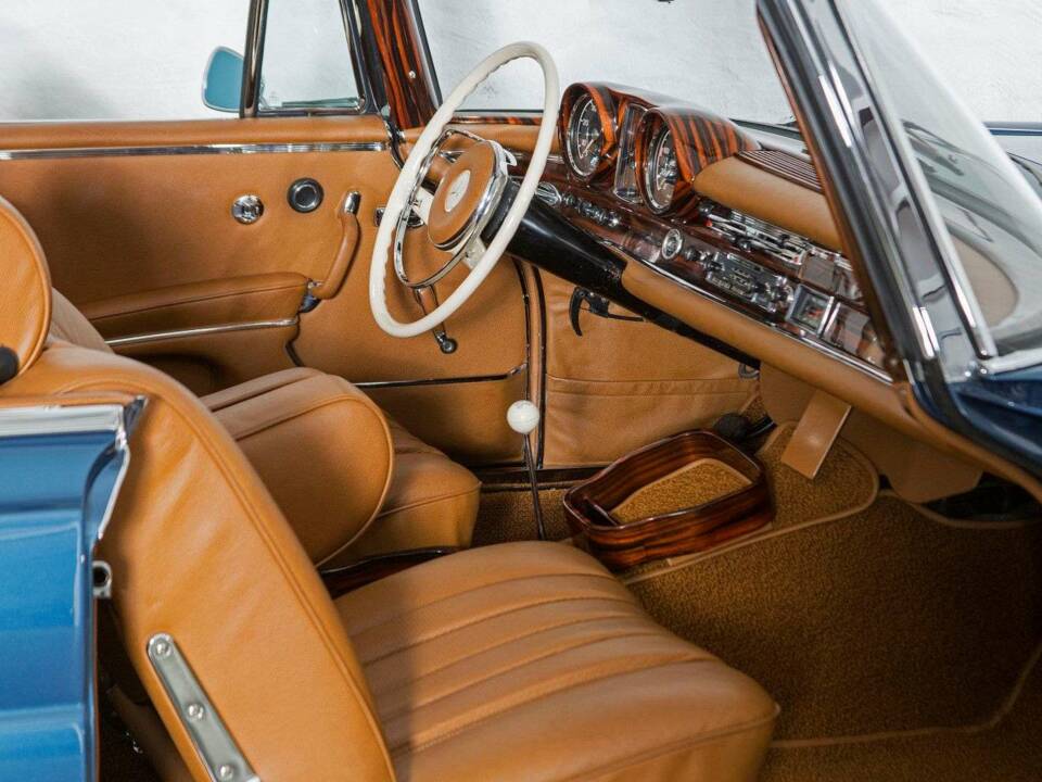 Immagine 15/20 di Mercedes-Benz 220 SE b (1965)