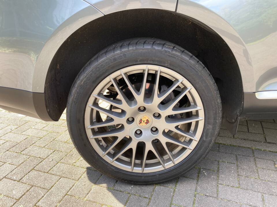 Bild 10/13 von Porsche Cayenne 3.2 V6 (2004)