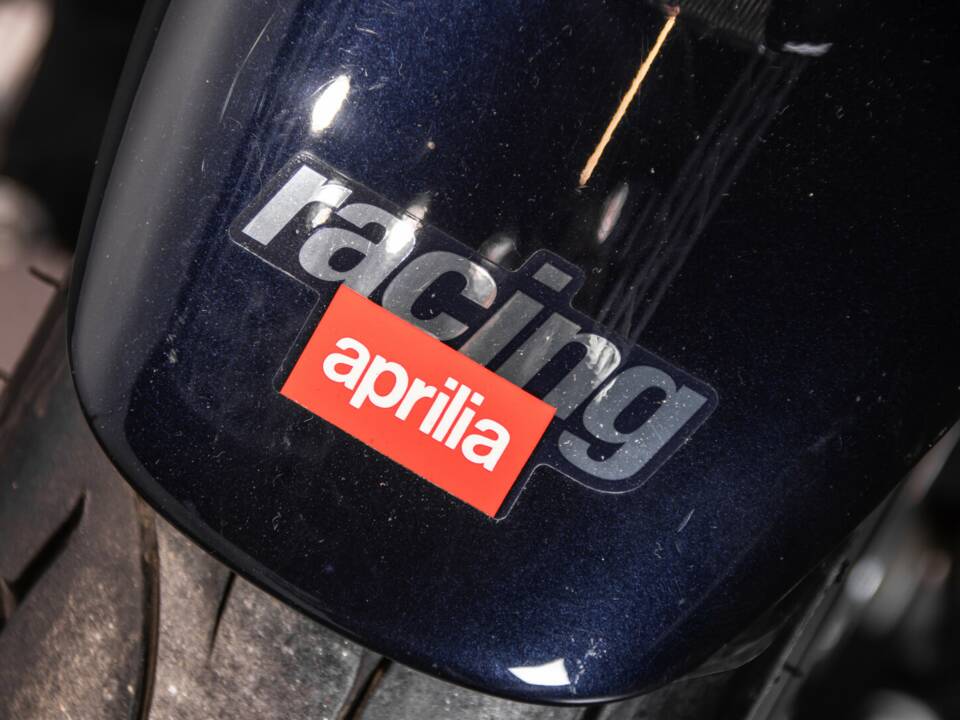 Image 31/32 of Aprilia RSV 1000 R (1999)