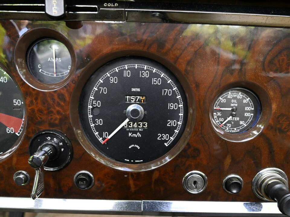 Immagine 43/50 di Jaguar XK 150 3.8 S DHC (1960)