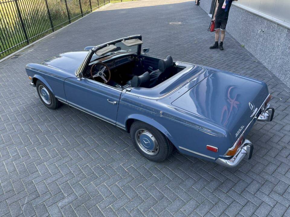 Image 7/36 of Mercedes-Benz 280 SL (1971)