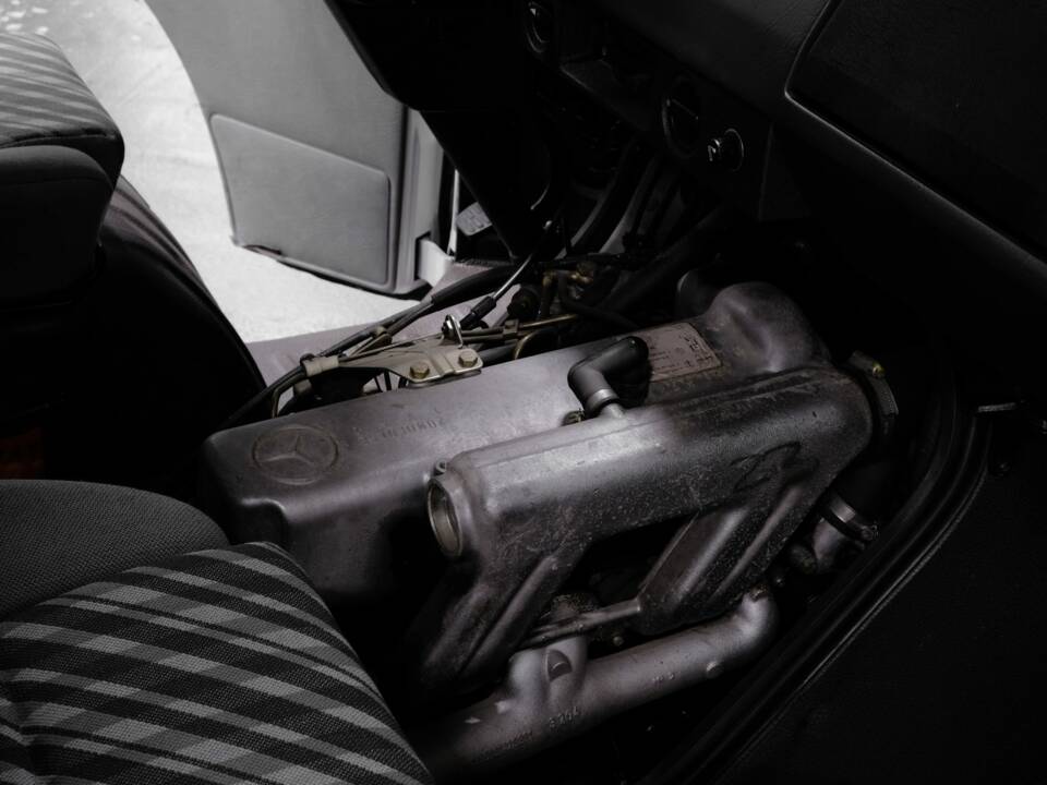 Immagine 40/43 di Mercedes-Benz MB 100 D lang (1993)