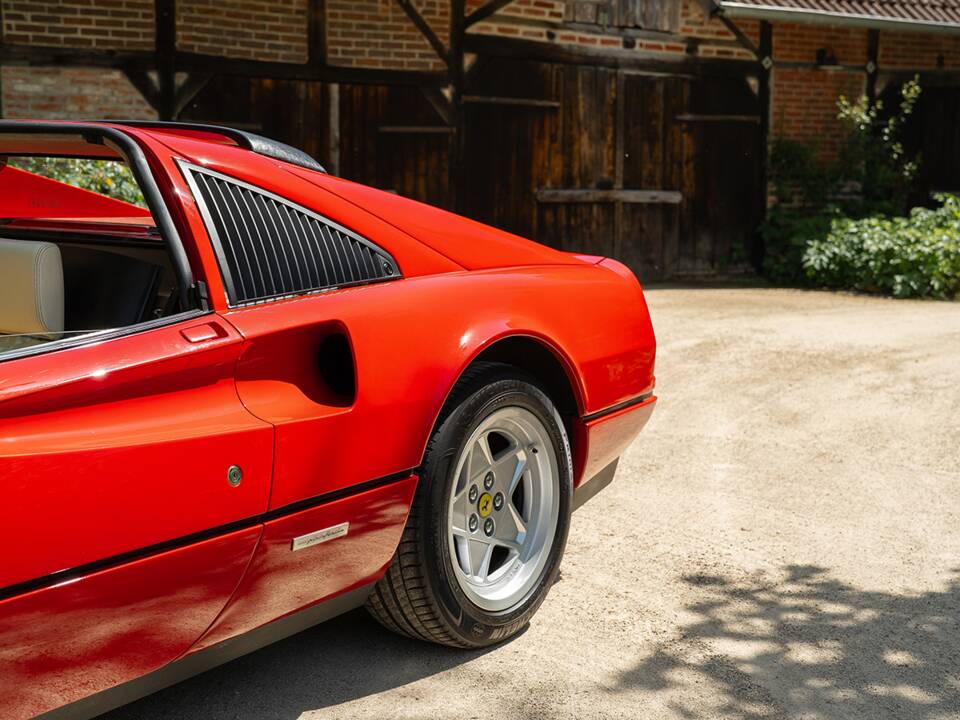 Bild 16/38 von Ferrari 328 GTS (1986)