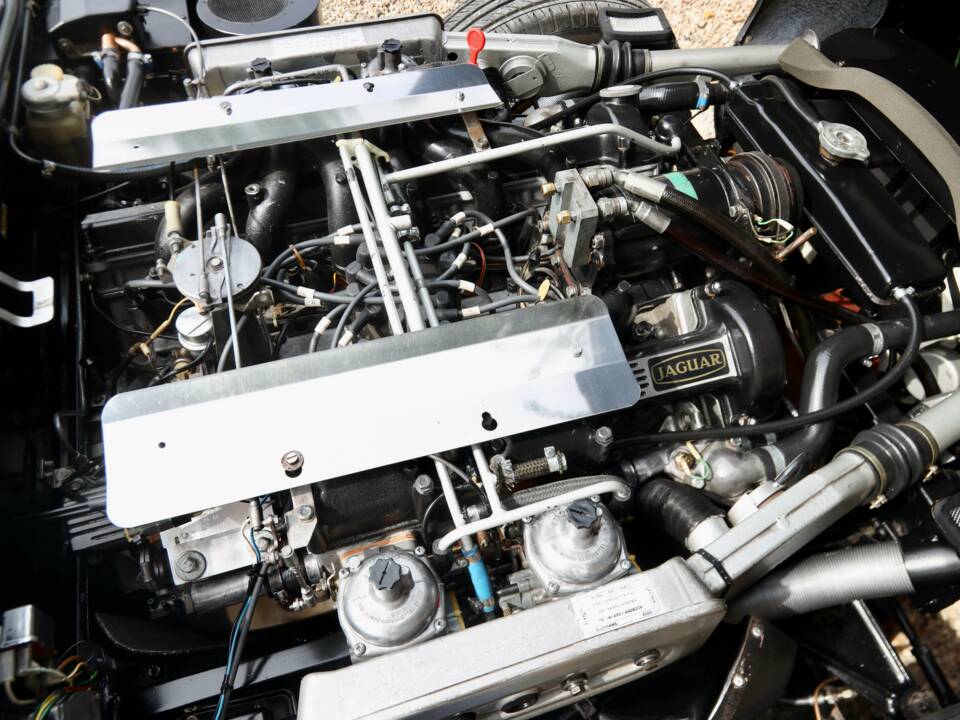 Afbeelding 18/50 van Jaguar E-Type V12 (1974)