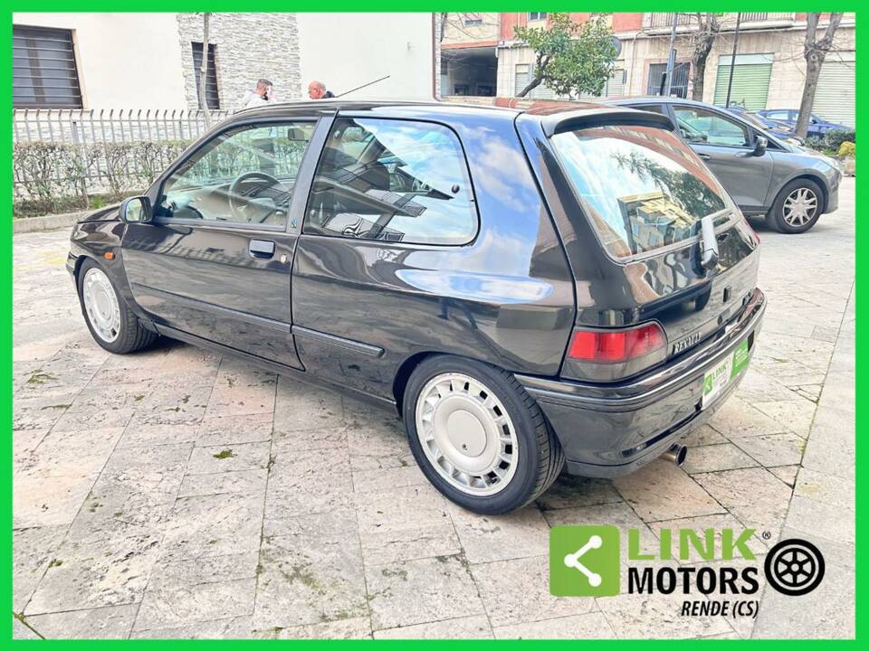 Bild 3/10 von Renault Clio I 1.8 16V (1992)