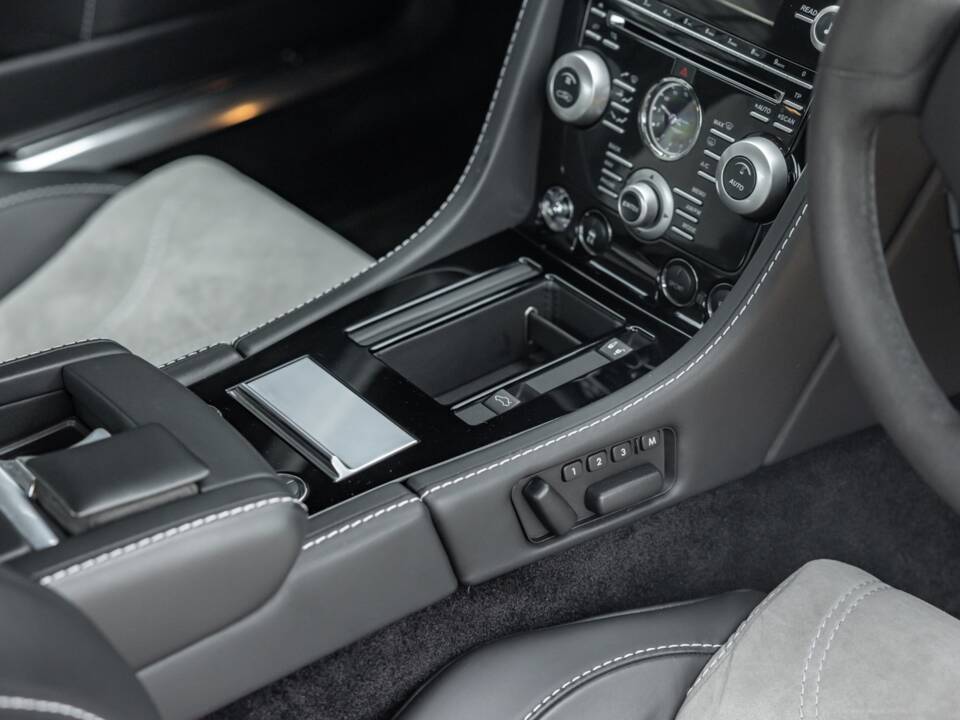 Bild 24/56 von Aston Martin DBS (2010)