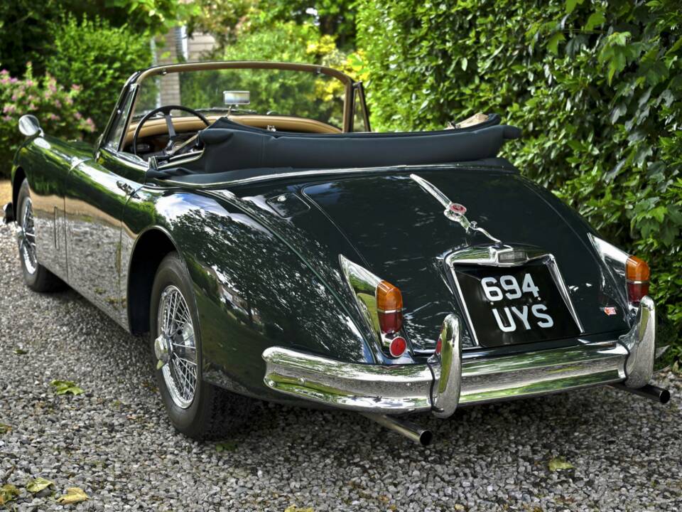 Immagine 6/50 di Jaguar XK 150 3.8 S DHC (1960)