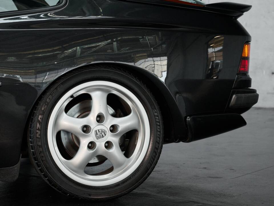 Bild 7/50 von Porsche 944 Turbo (1990)