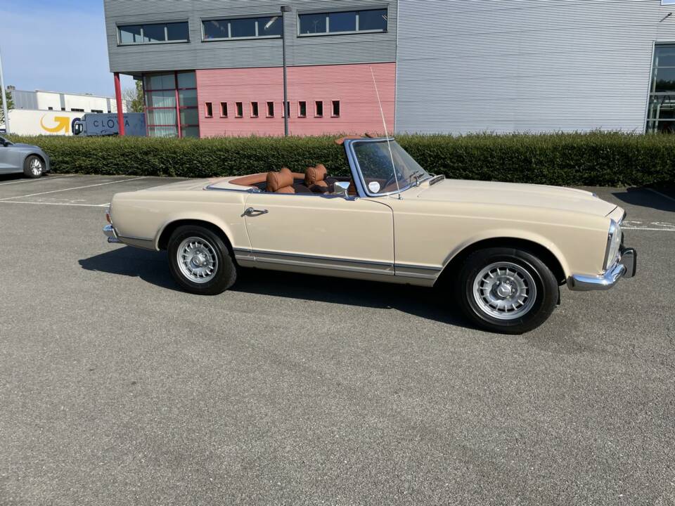 Immagine 16/50 di Mercedes-Benz 280 SL (1969)