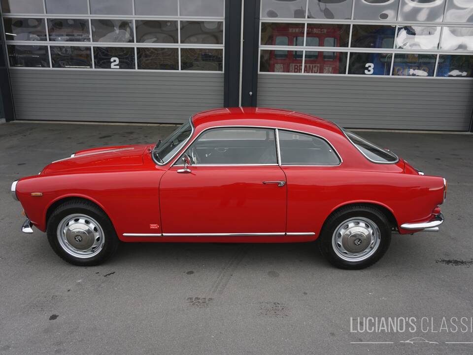 Imagen 4/68 de Alfa Romeo Giulietta Sprint 1300 (1965)