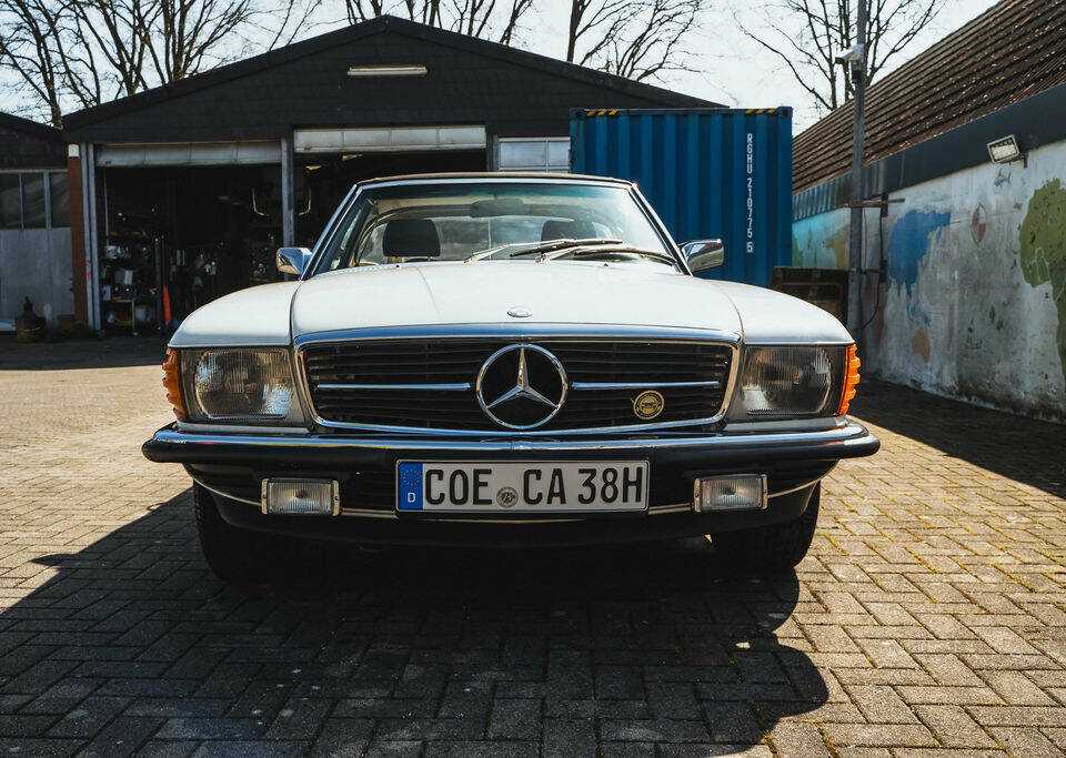 Image 3/8 of Mercedes-Benz 380 SL (1983)