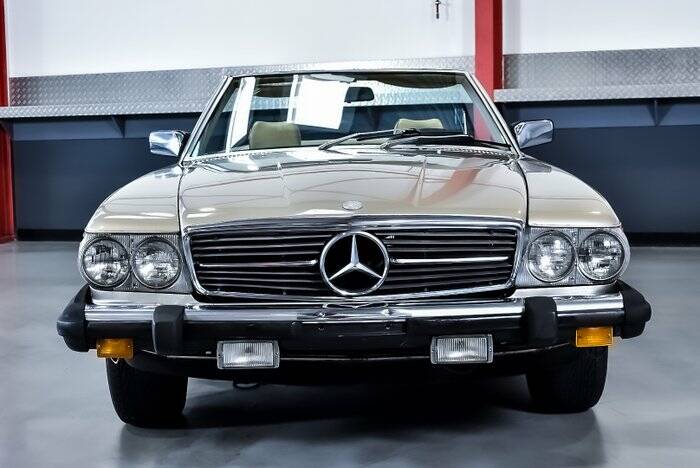 Immagine 2/7 di Mercedes-Benz 380 SL (1981)