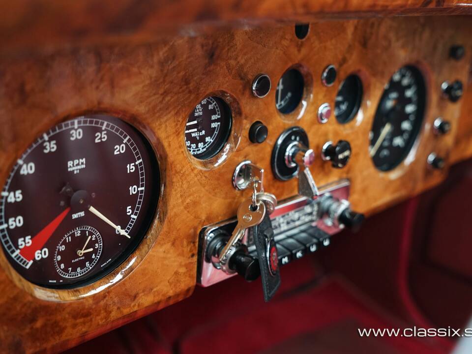 Image 7/25 of Jaguar Mk VIII (1958)