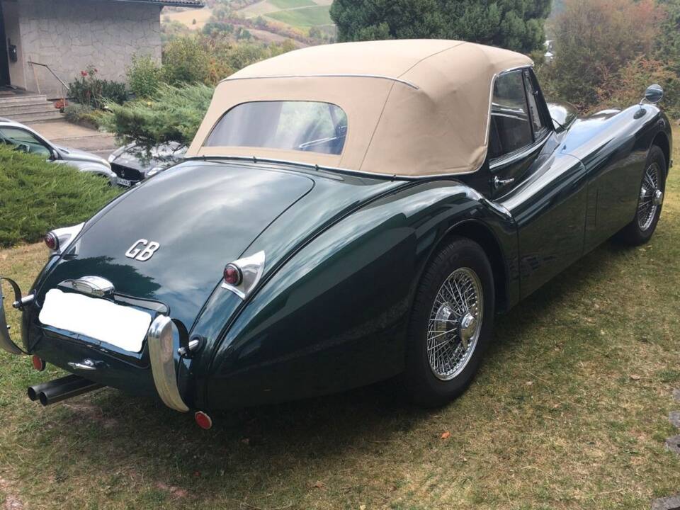 Image 5/5 of Jaguar XK 120 DHC (1954)